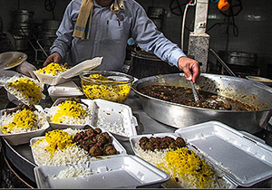 برپایی سفره نذری در اقلید