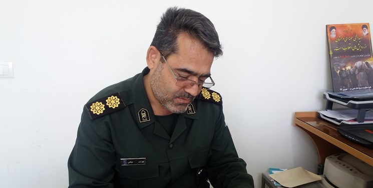 هرگز پرچم سردار شهیدمان بر زمین نمی‌ماند
