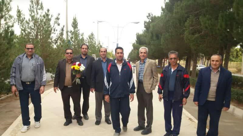 حضور دانشگاهیان در همایش پیاده‌روی کارکنان دانشگاه آزاد اسلامی