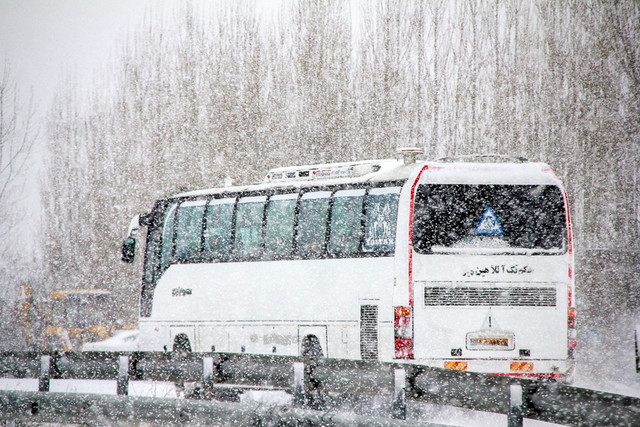 برف و باران در جاده‌های 9 استان