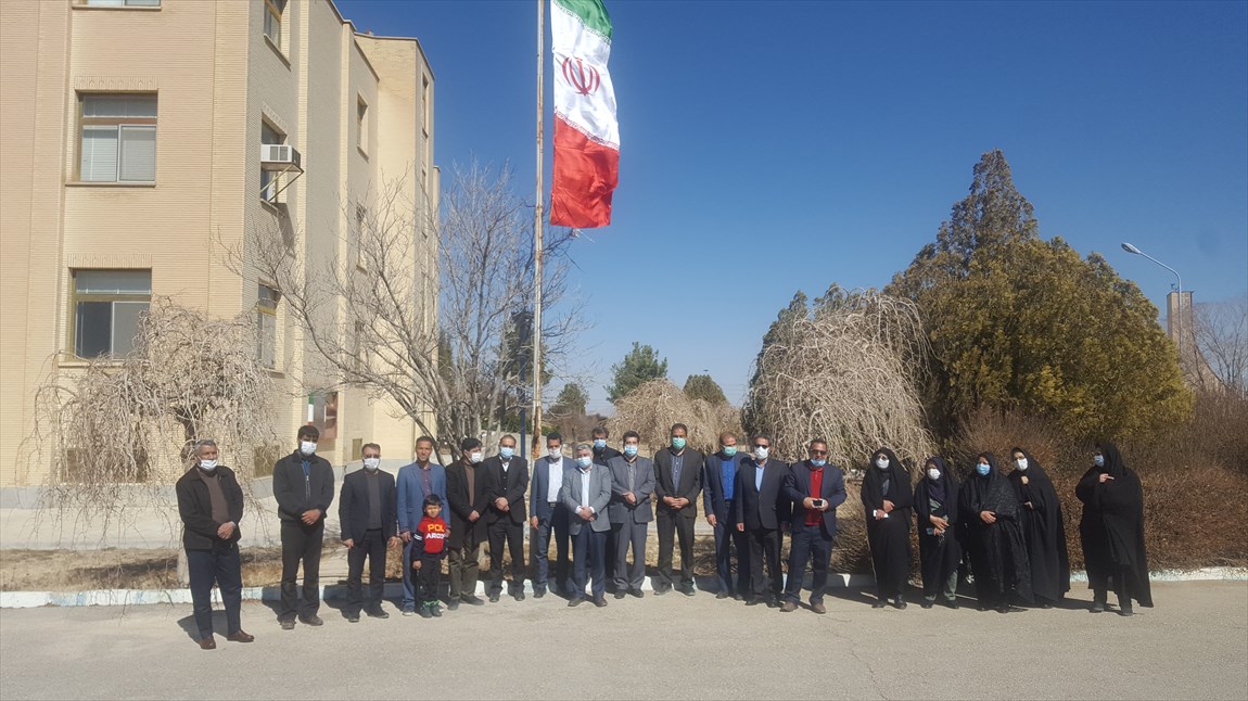 انقلاب اسلامی ابهت دنیای شرق و غرب را شکست