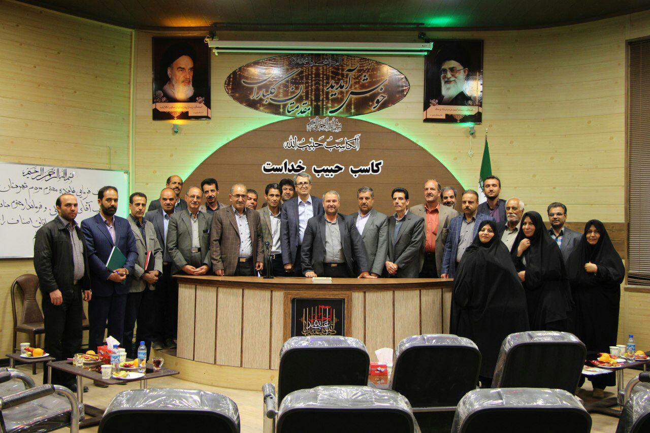 دیدار اتحادیه های صنفی اتاق اصناف شهرستان اقلید با نماینده شهرستان اقلید در مجلس شورای اسلامی