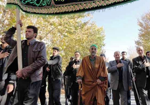 تجمع بزرگ هیئت مذهبی اقلید در روز عاشورا